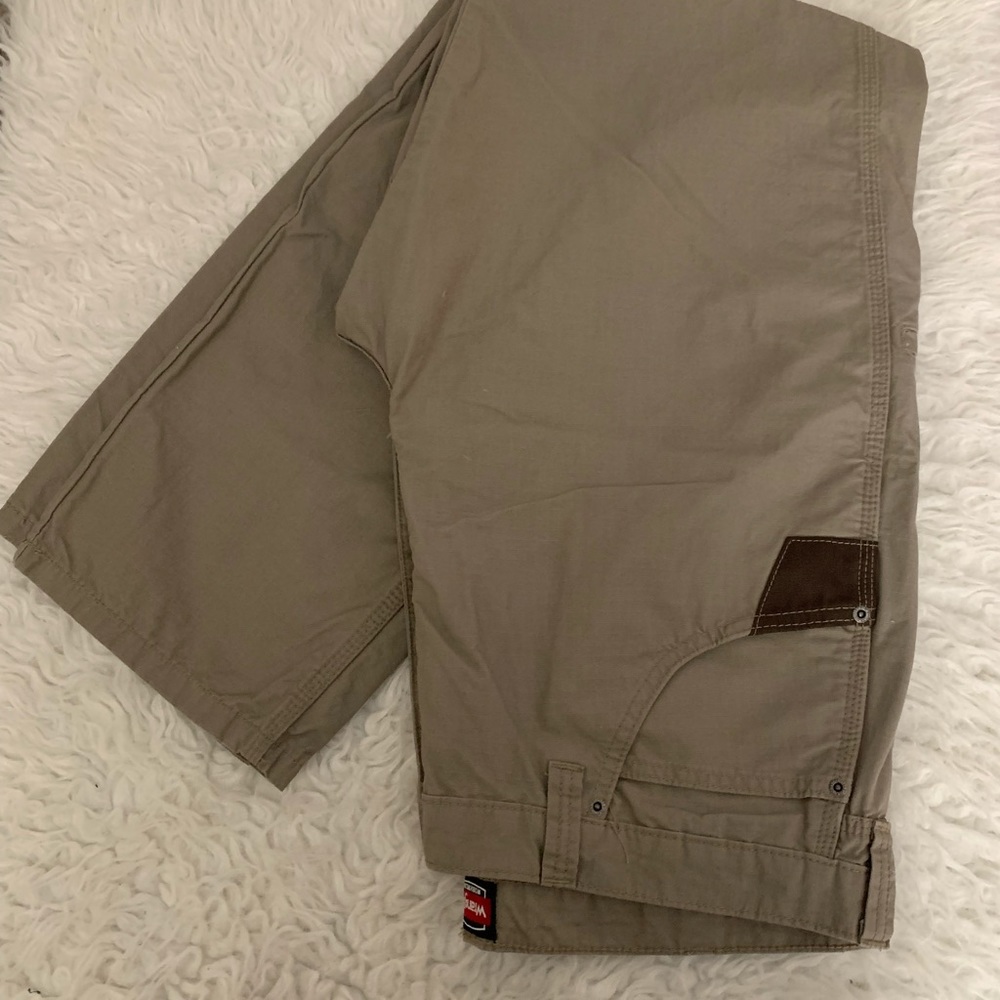 men’s khakis